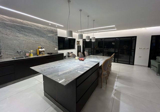 y2_1pa_010712_20250827232155