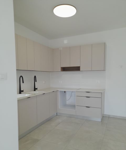 y2_7_06977_20251207023611