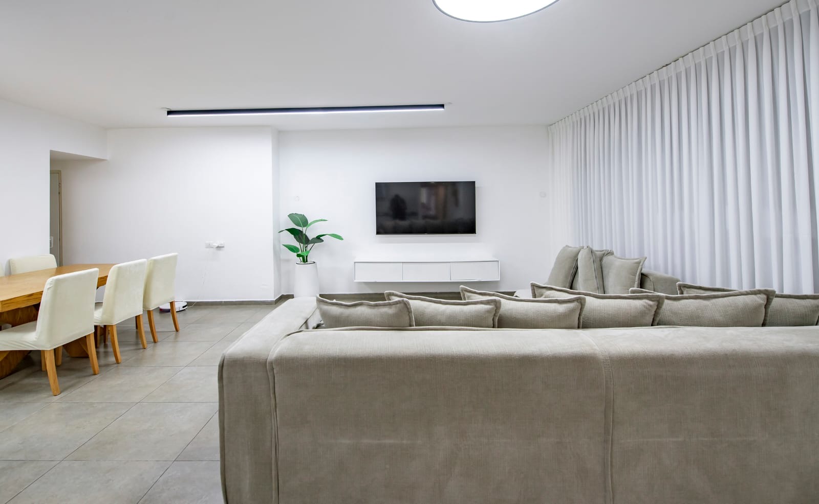 e43a51c9-8e33-474e-be10-547d0269e68f