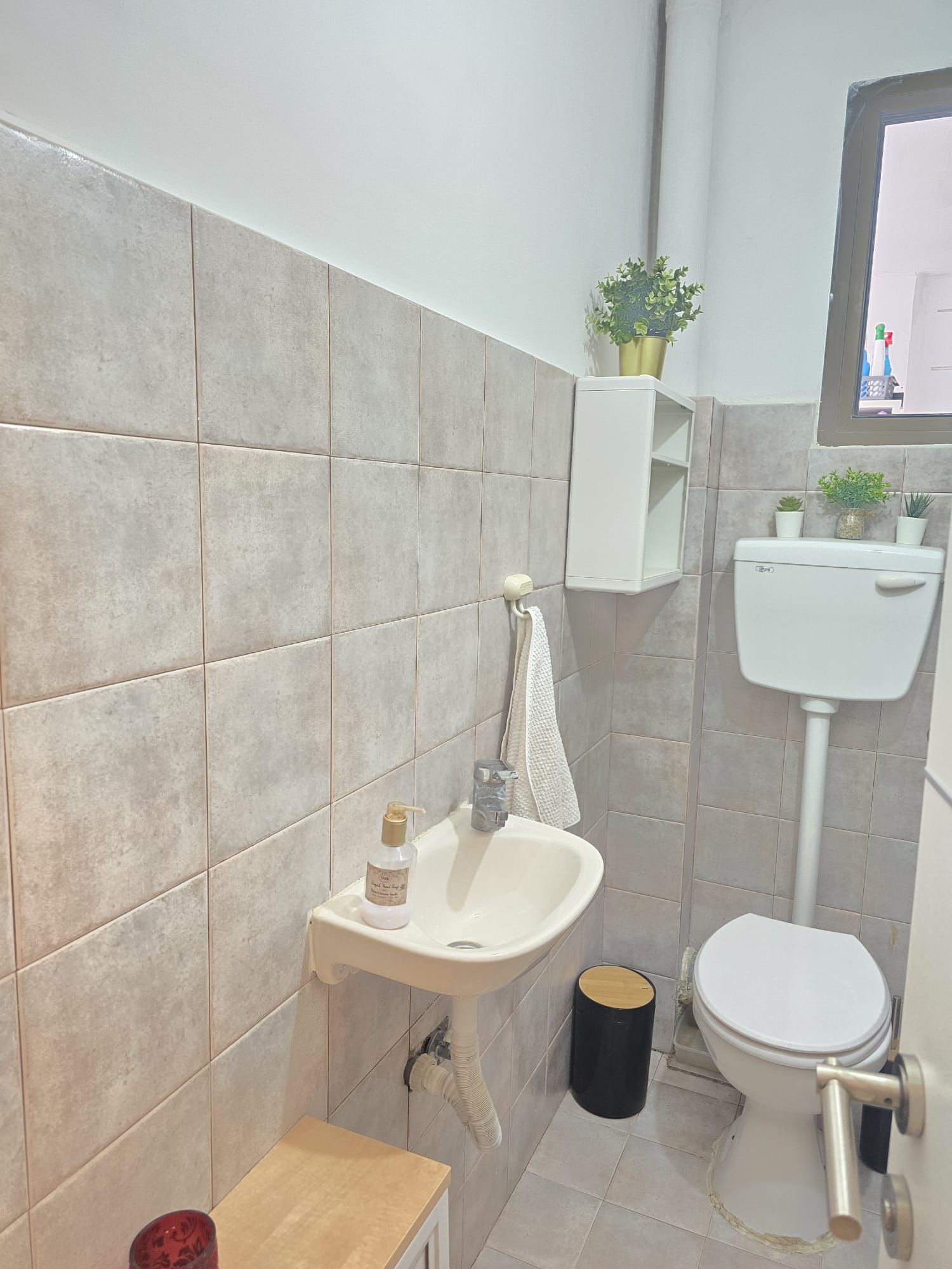 5b0d2105-2deb-4168-9217-af1f7839cc12