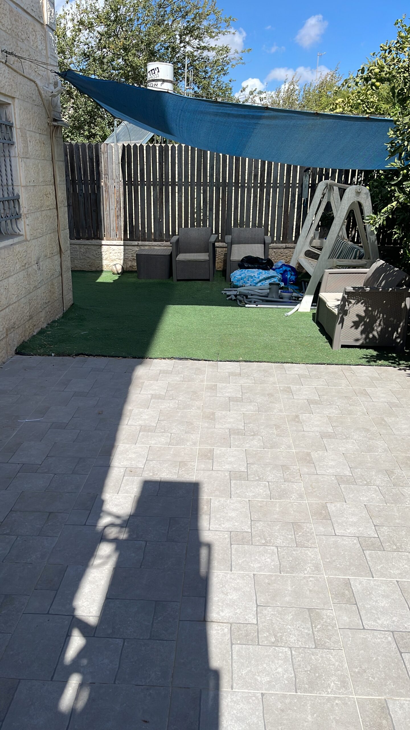 EB5DAAB0-C93F-4777-A8AA-17AA5AB334DE