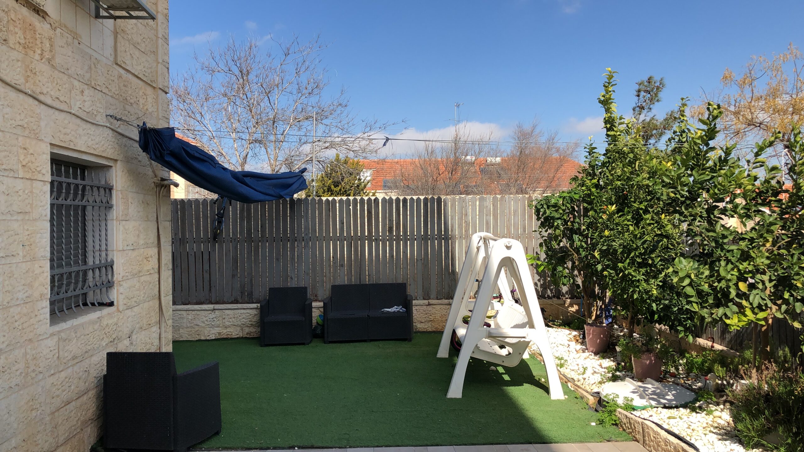 FC5C0221-4A54-475A-8144-CD03A7167C5B